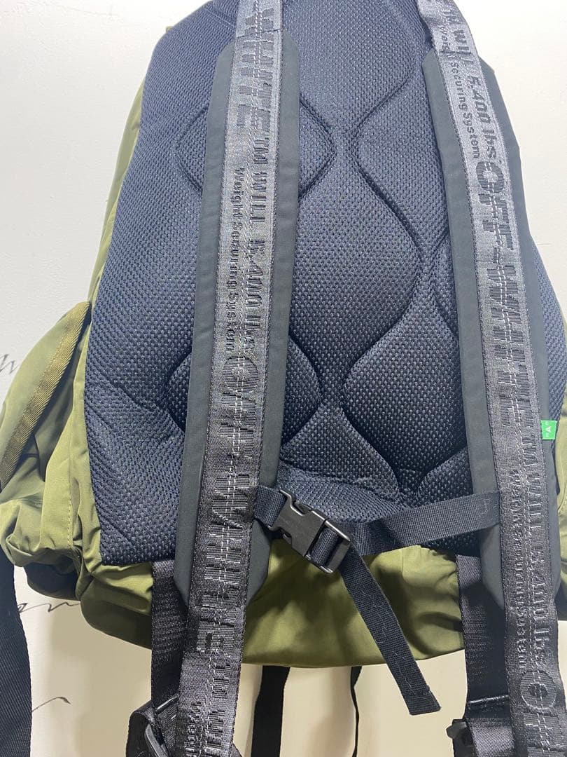 オフホワイト　マルチポケットパックバック