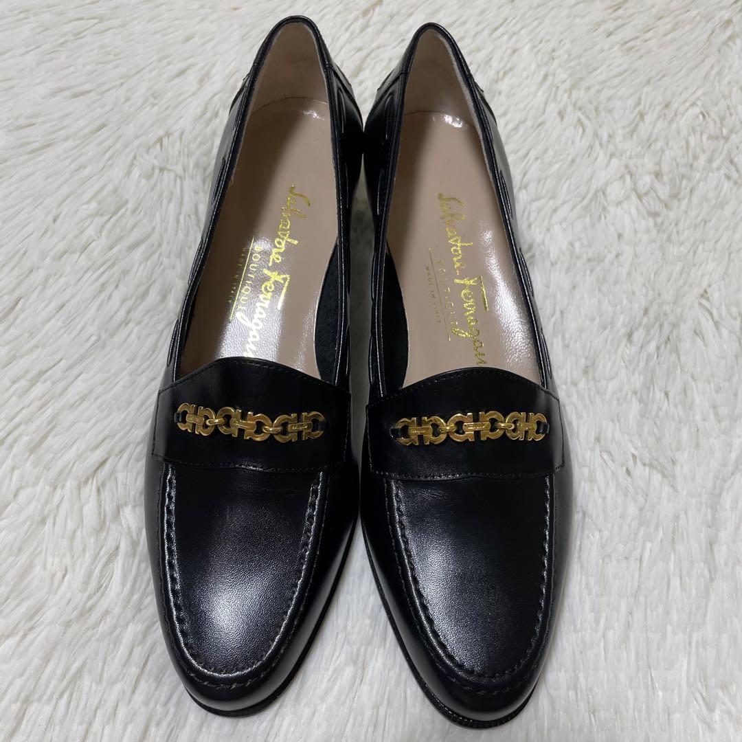 新品未使用品✨フェラガモ　ビットローファー　ヒール　パンプス　22cm 黒　金