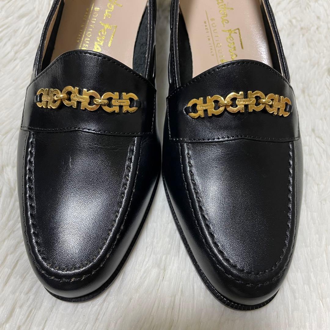 新品未使用品✨フェラガモ　ビットローファー　ヒール　パンプス　22cm 黒　金