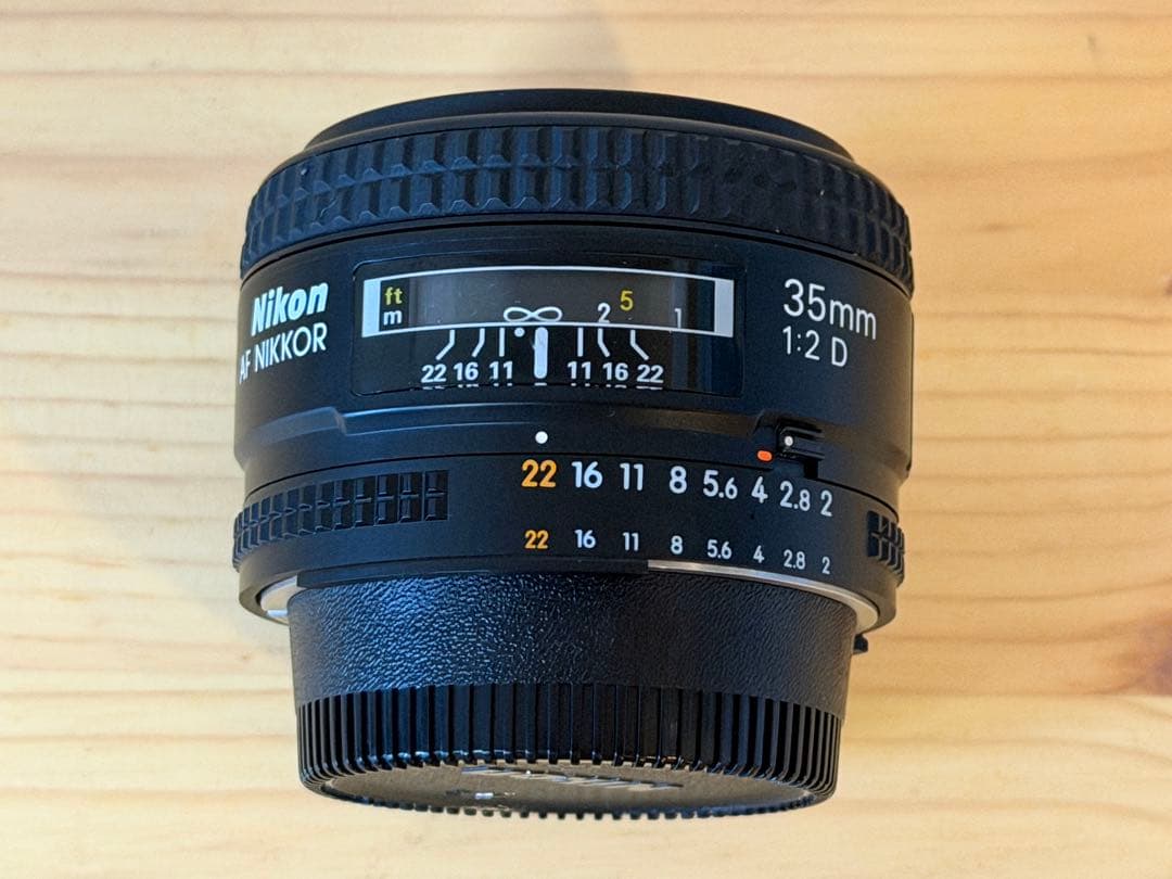 AF Nikkor 35mm f/2D レンズ