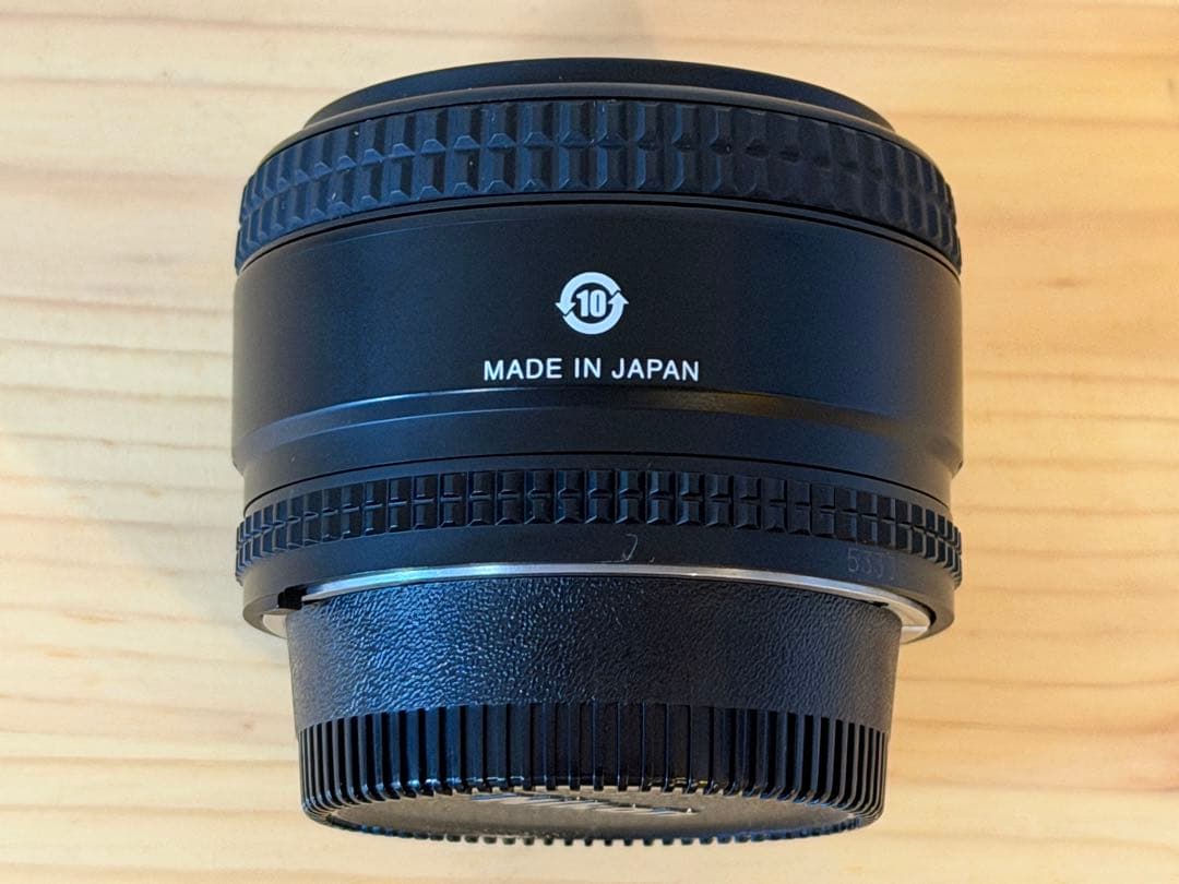 AF Nikkor 35mm f/2D レンズ