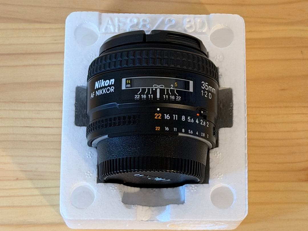AF Nikkor 35mm f/2D レンズ