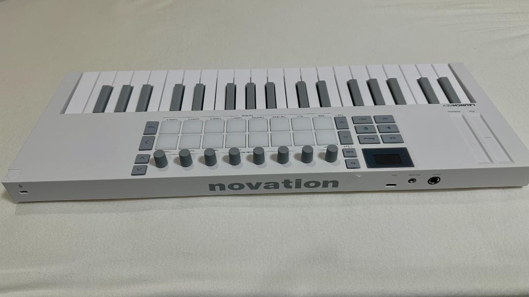 DTM・DAW NOVATION Launchkey Mini 37 White