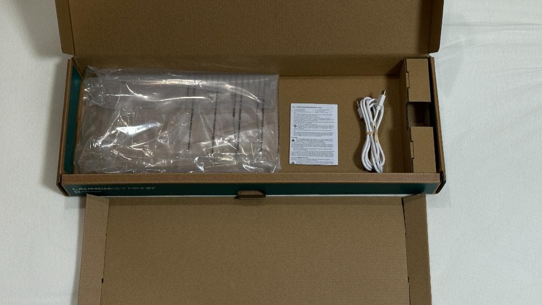 DTM・DAW NOVATION Launchkey Mini 37 White