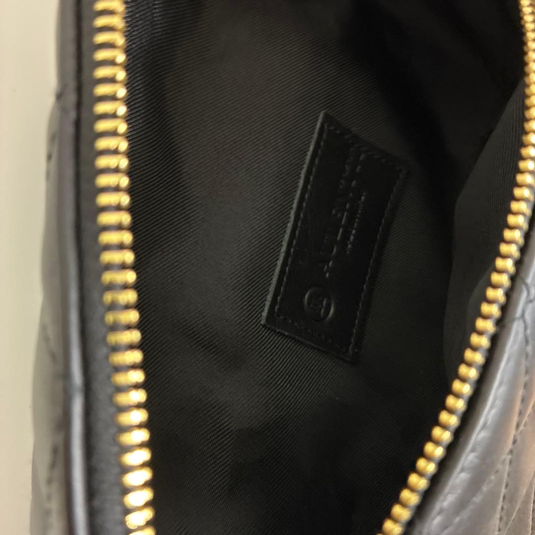 【新品】AULENTTI オウレンティ レザーキルティングボディバッグ黒ブラック