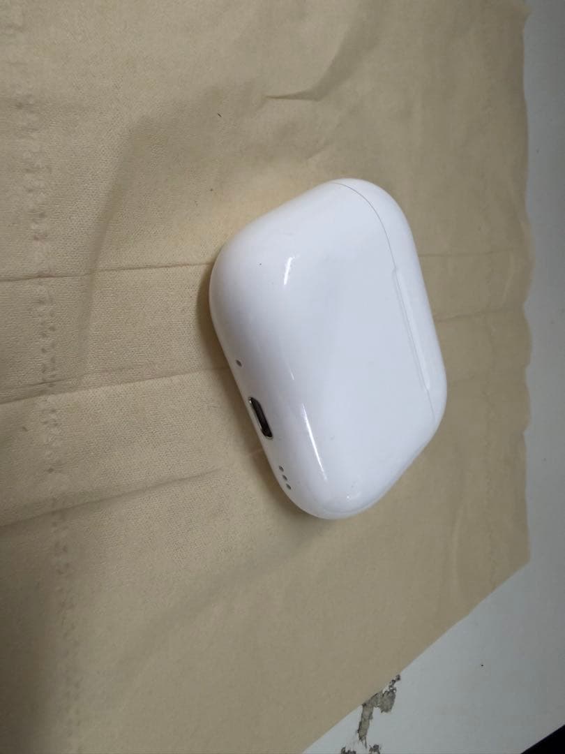 J*s様 金曜日までの期間出品　美品AirPodspro3