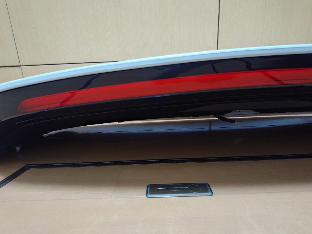 OZ純正美品80ハリアーZ新品ハイマウント付 ルーフスポイラーPホワイトP