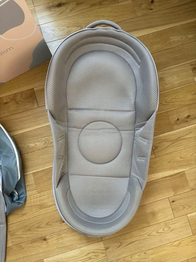 ネオママイズム　neomamaism 折りたたみ式　ベビーベッド（グレー）