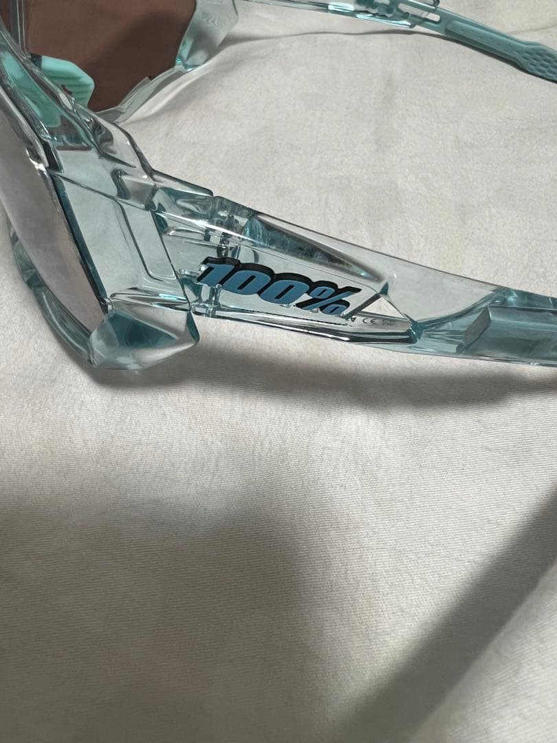 100%サングラス　クリアミント