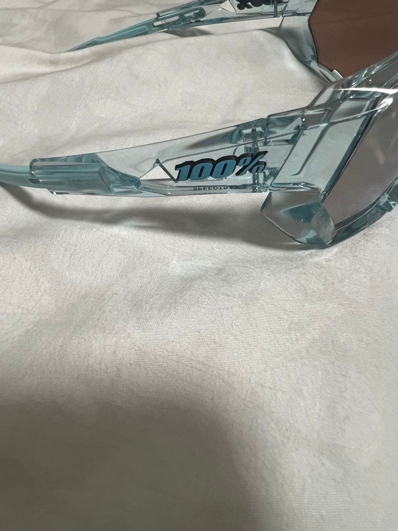 100%サングラス　クリアミント