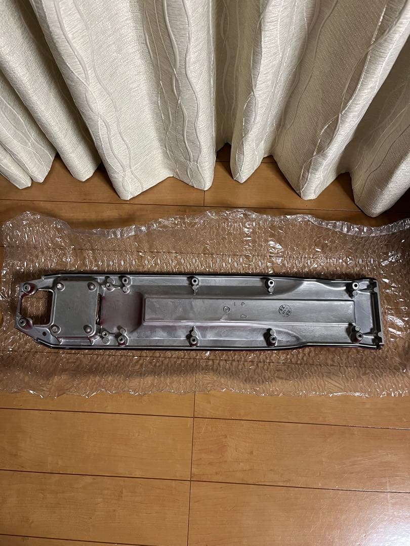 NISSAN SKYLINE GT-R エンジンカバー レッド