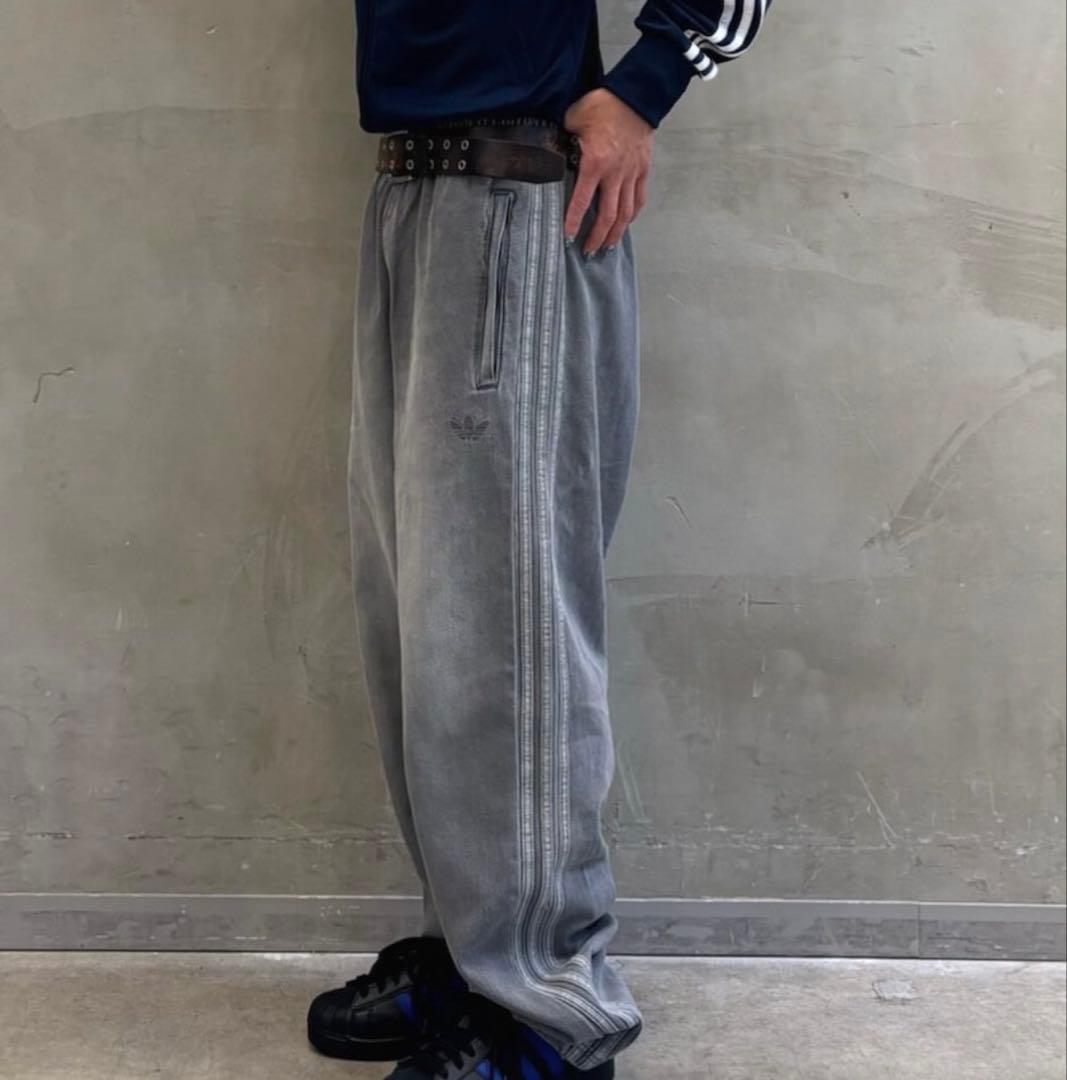 新品3XL】アディダス　アディカラールーズトラックパンツデニムadidasグレー