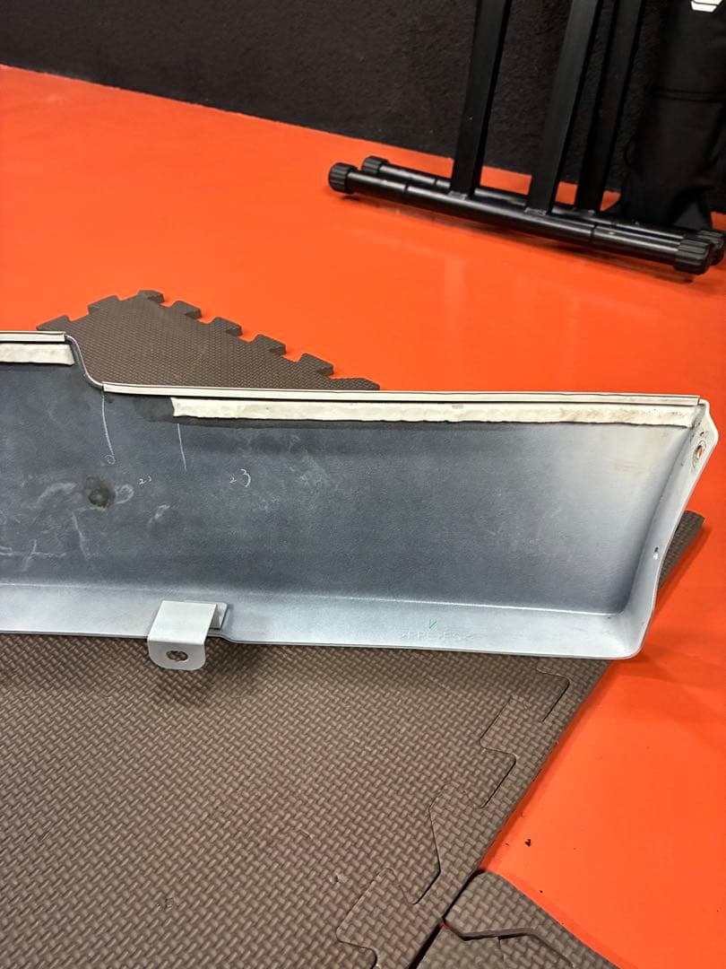 ハイエース　モデリスタフロントスポイラー　ワイド用　新車外し　引き取り限定