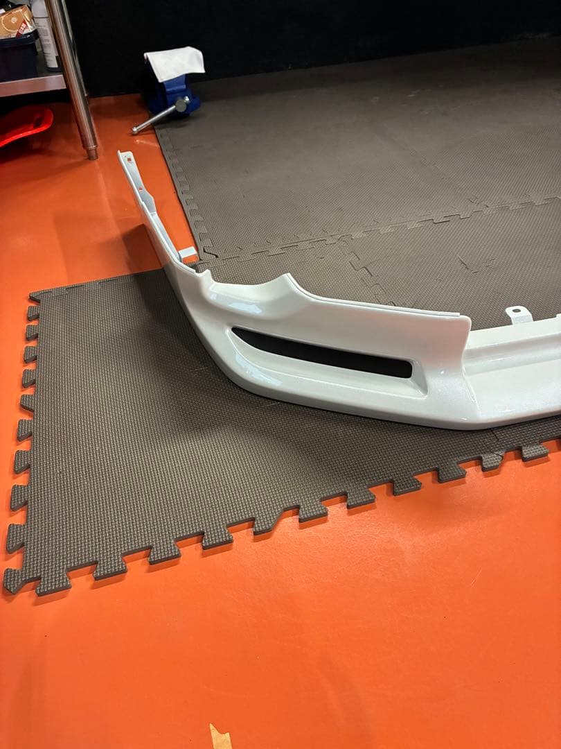 ハイエース　モデリスタフロントスポイラー　ワイド用　新車外し　引き取り限定