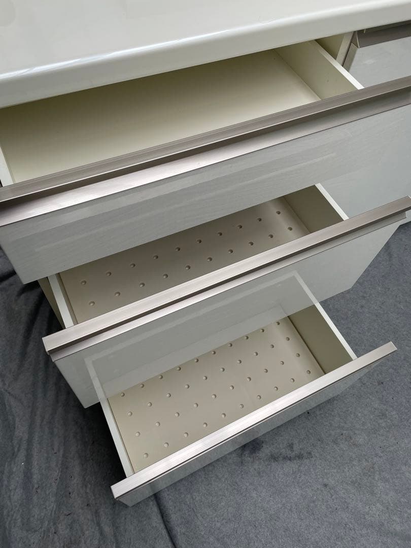 ユキンコ　パモウナ　キッチンボード　食器棚