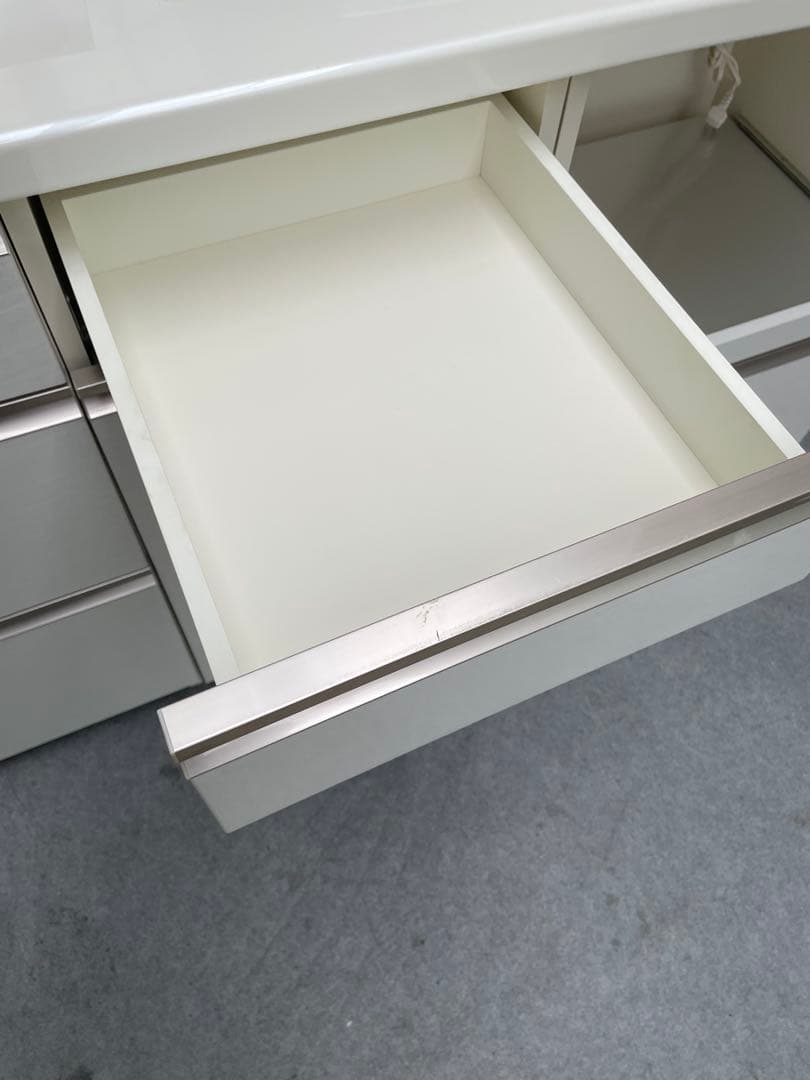 ユキンコ　パモウナ　キッチンボード　食器棚