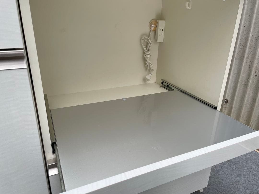 ユキンコ　パモウナ　キッチンボード　食器棚