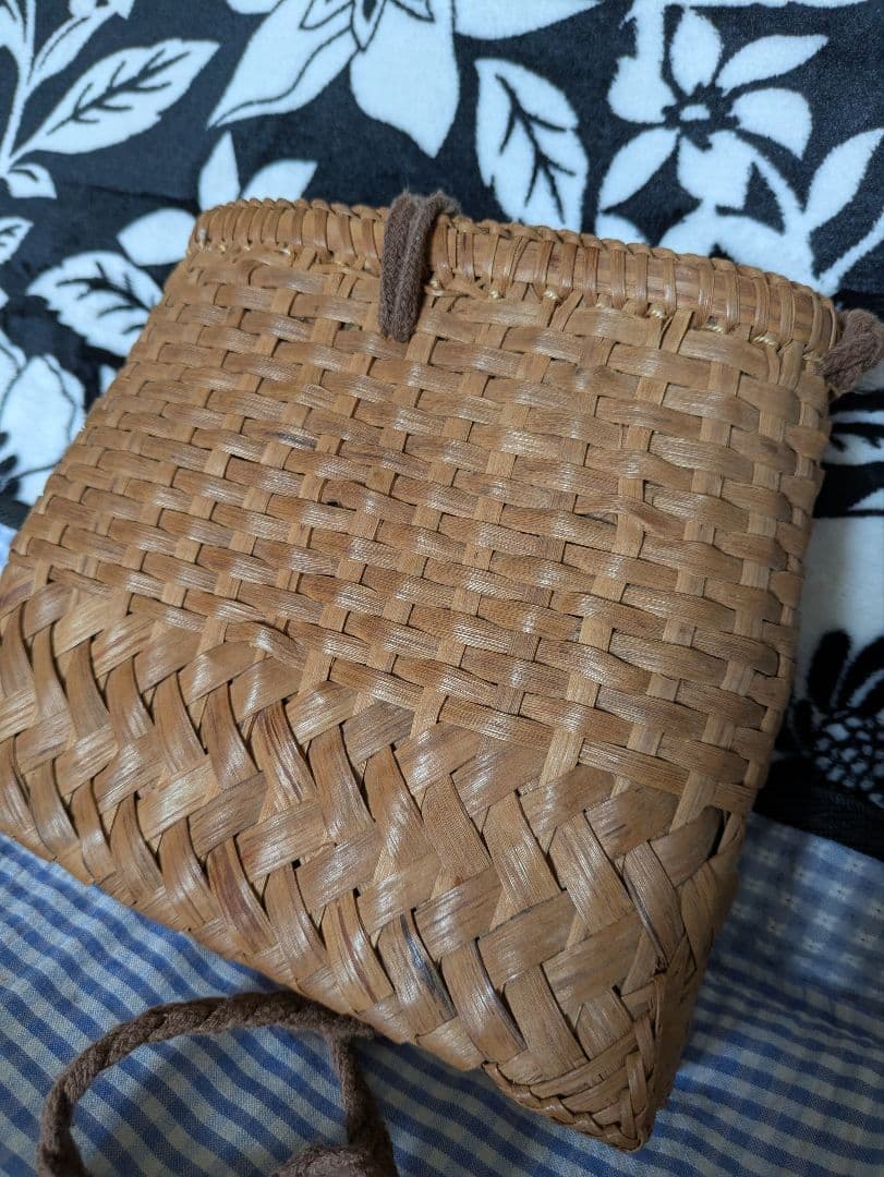 山葡萄天然素材 編み込みポシェット