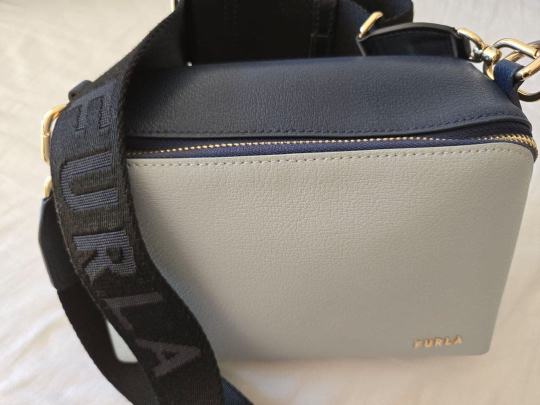 FURLA 本革 ショルダーバッグ ライトブルー/ネイビー