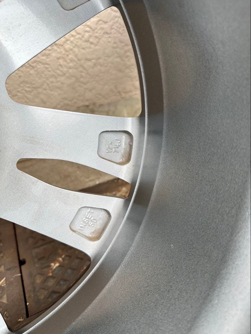 カローラツーリンクノーマルタイヤホイール付き美品