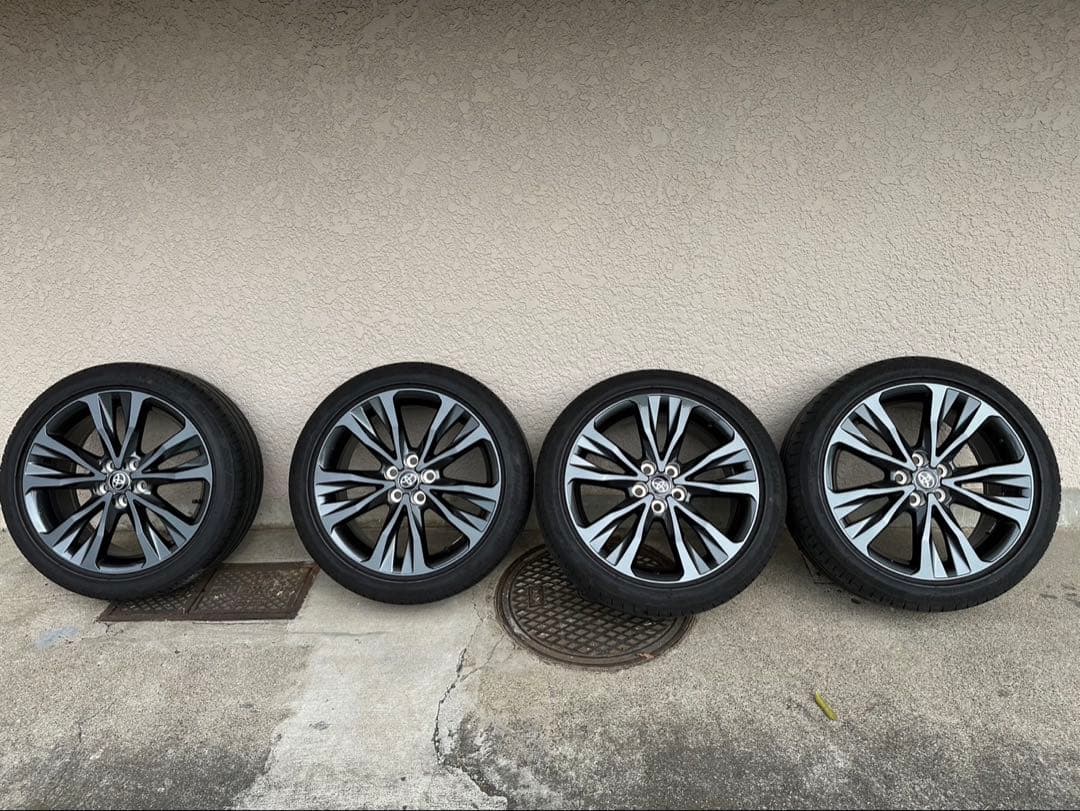 カローラツーリンクノーマルタイヤホイール付き美品