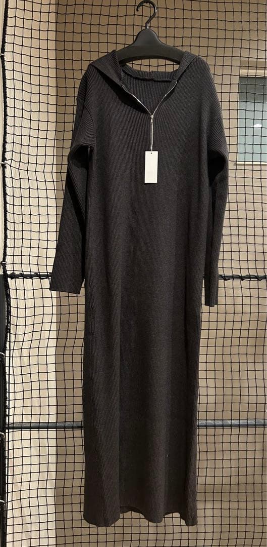 新品　SHENERY （シーナリー）　フーデットジップワンピース