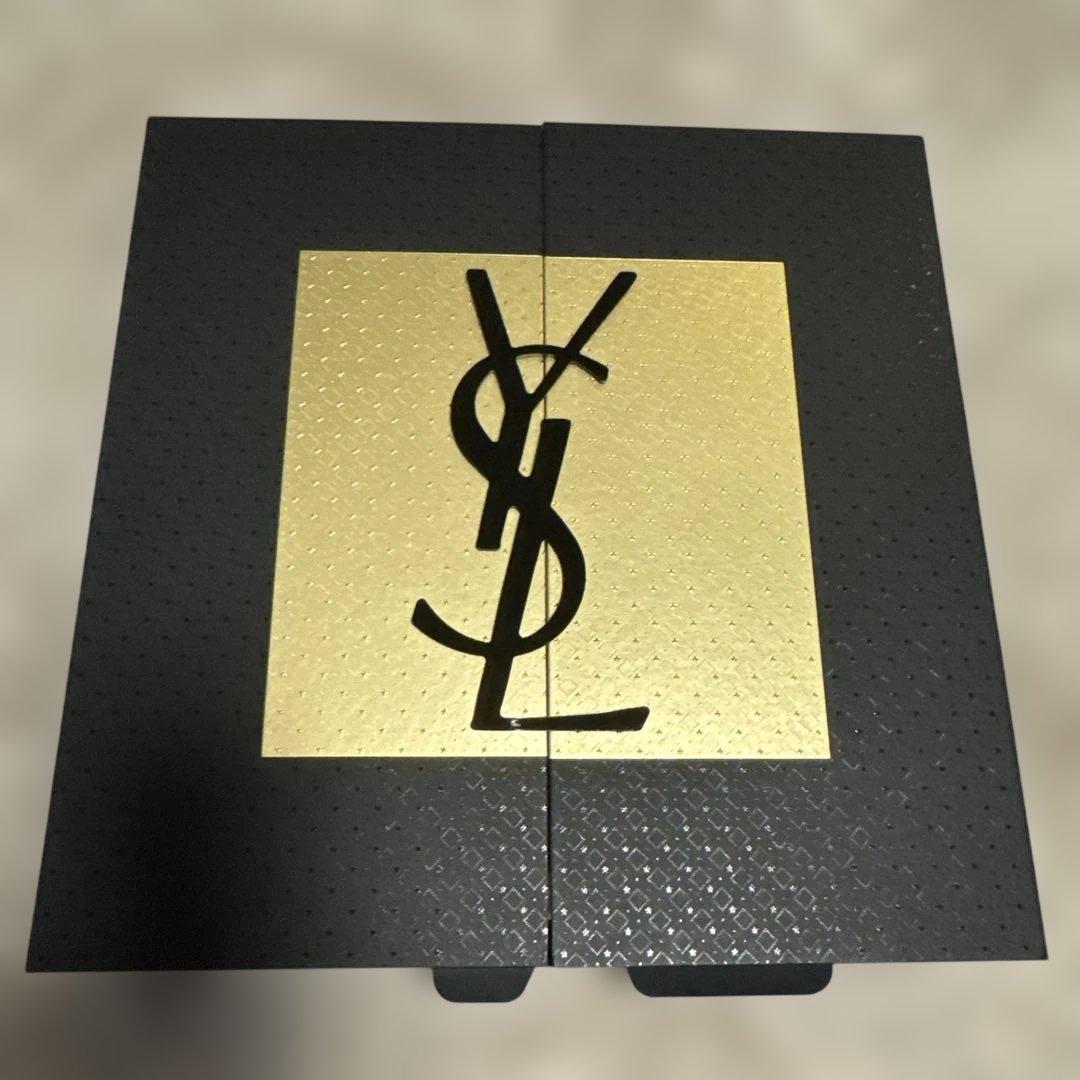 イヴ・サンローラン　２２年クリスマスコフレ