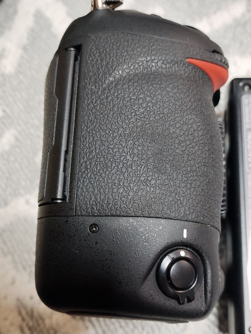 Nikon D3 デジタル一眼レフカメラ 24-85mmレンズ付き