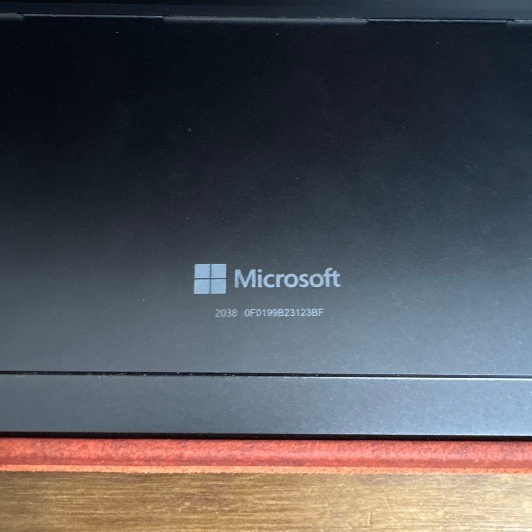 Microsoft Surface pro9 本体、キーボード(故障)、ペン付