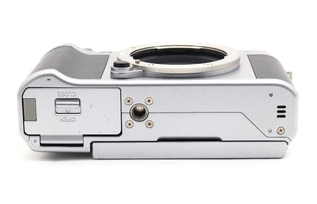 ■完動品 FUJIFILM X-A5 ミラーレス一眼カメラ