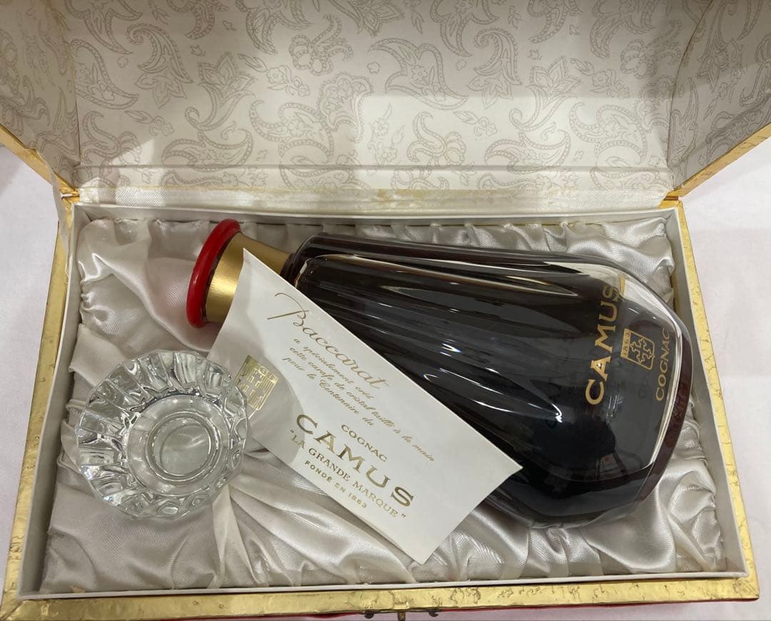 CAMUS コニャック バカラクリスタルボトル ギフトボックス 未開栓 古酒