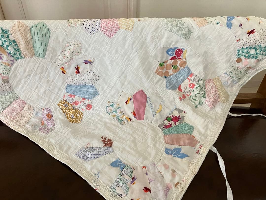 アンティークキルト　ドレスデンフリーカバー　ヴィンテージ籐籠のセット