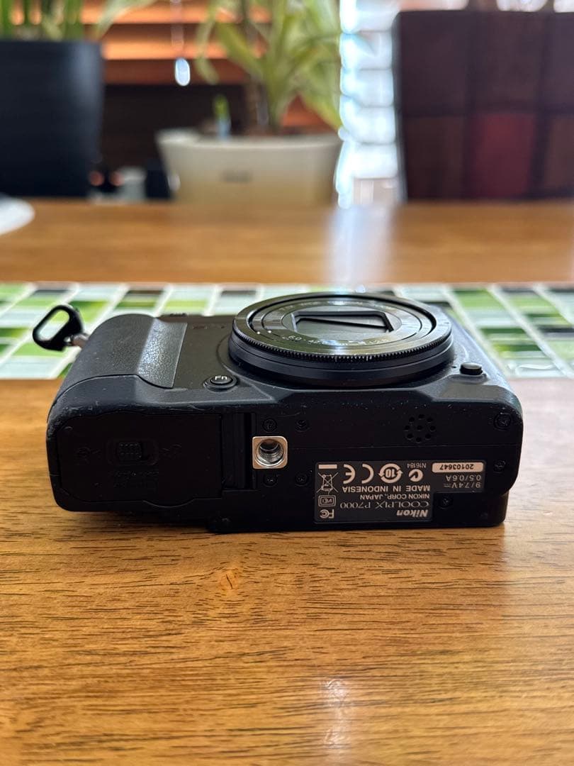 【動作品】ニコン COOLPIX P7000 ブラック【匿名配送】