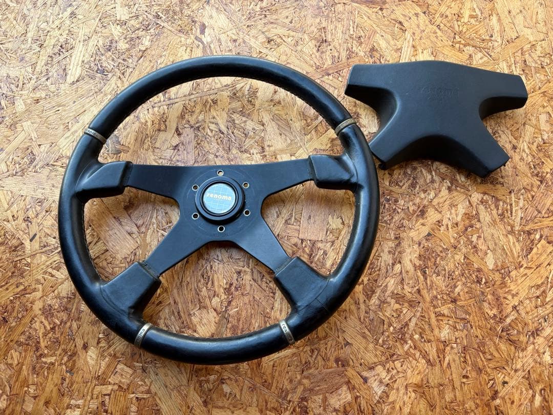 レノマ　レザーステアリング 4スポーク 黒