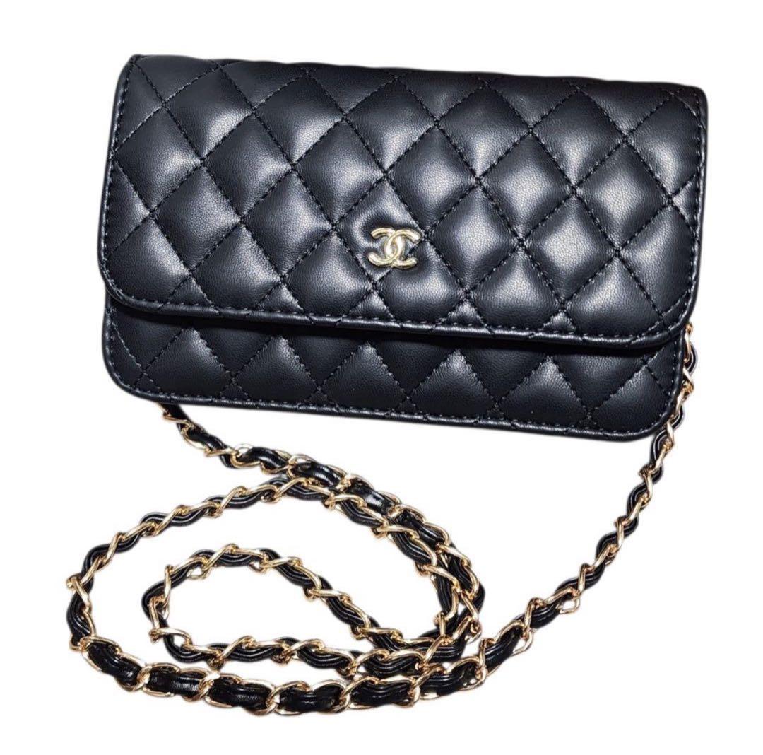 CHANELブラックキルティングショルダーバッグ　ノベルティグッズ卒業入学入社