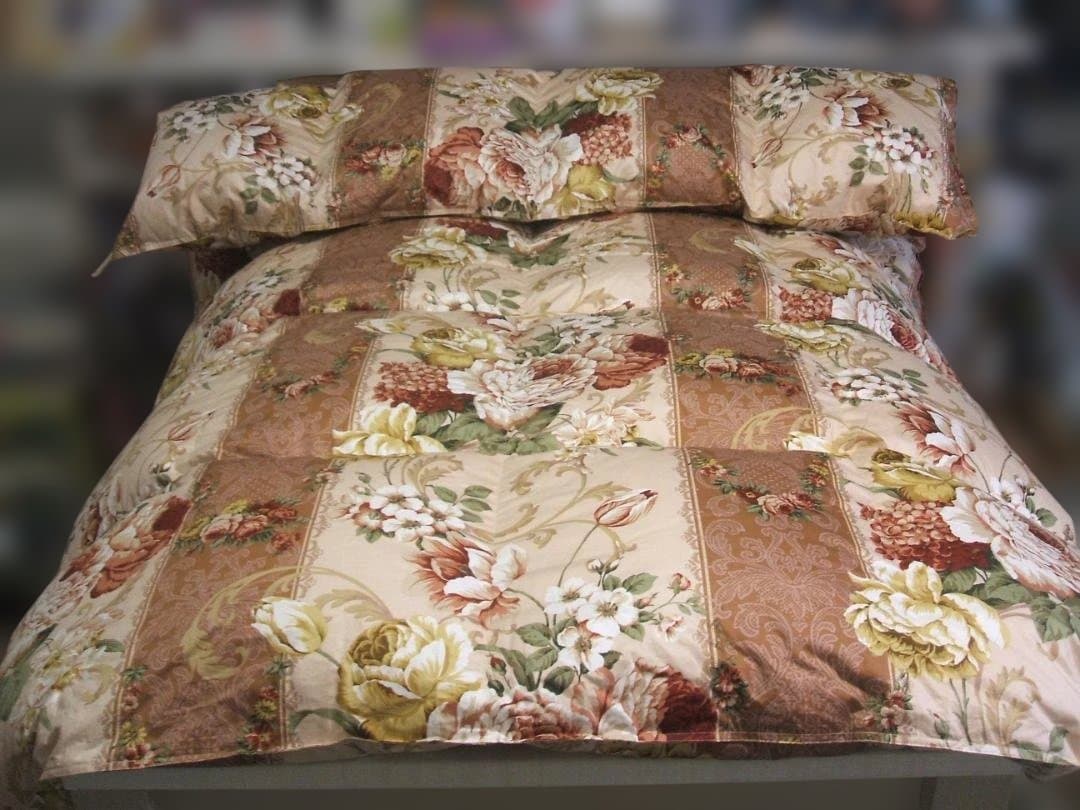 限定お買い得品‼️新品＊ロイヤル＊フランス９３％＊増量１，３キロ＊羽毛布団ＳＰ