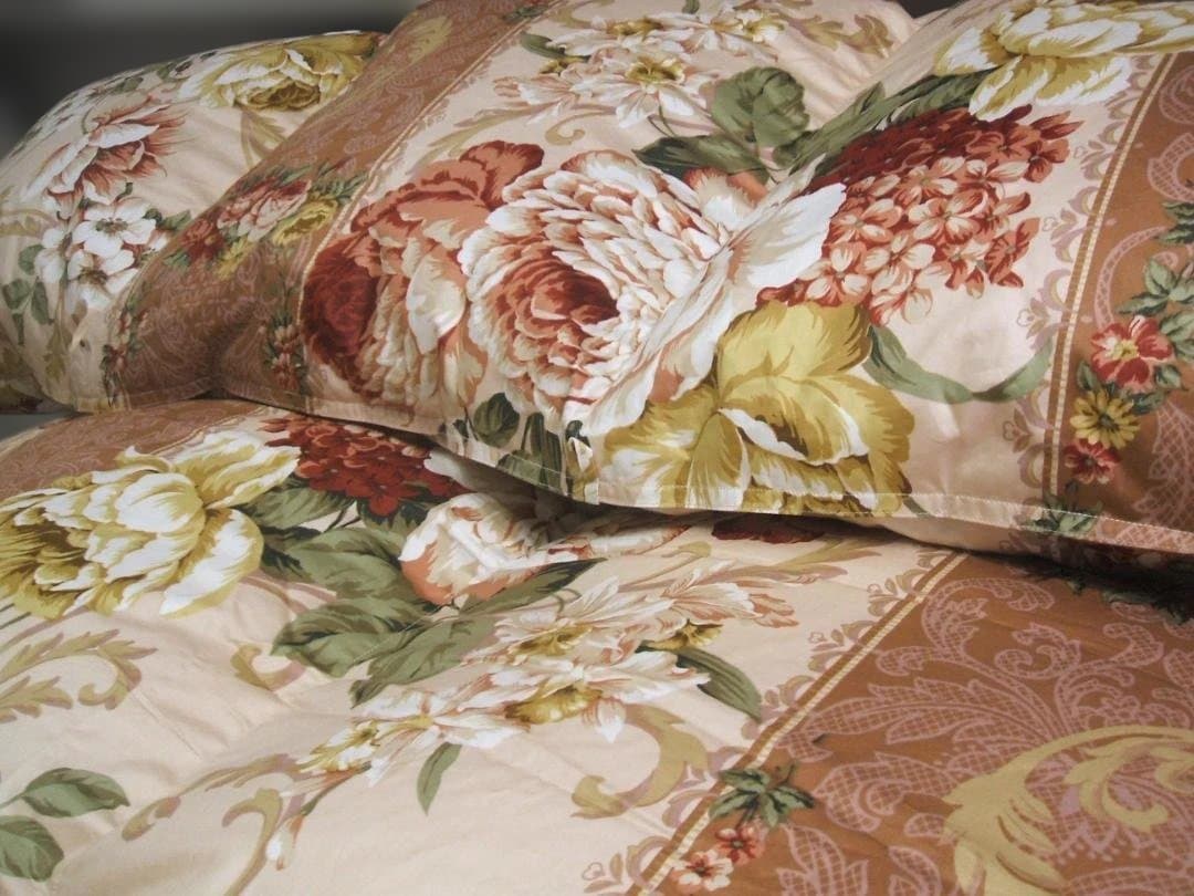 限定お買い得品‼️新品＊ロイヤル＊フランス９３％＊増量１，３キロ＊羽毛布団ＳＰ