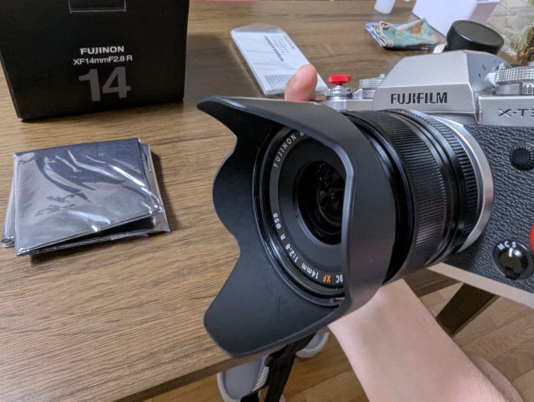 Fujifilm XF 14mm F2.8 R レンズ