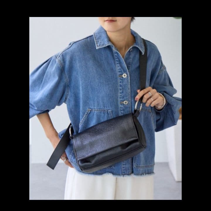 BEARDSLEY　ビアズリーショルダーバッグ レザーボディバッグ 　ブラック