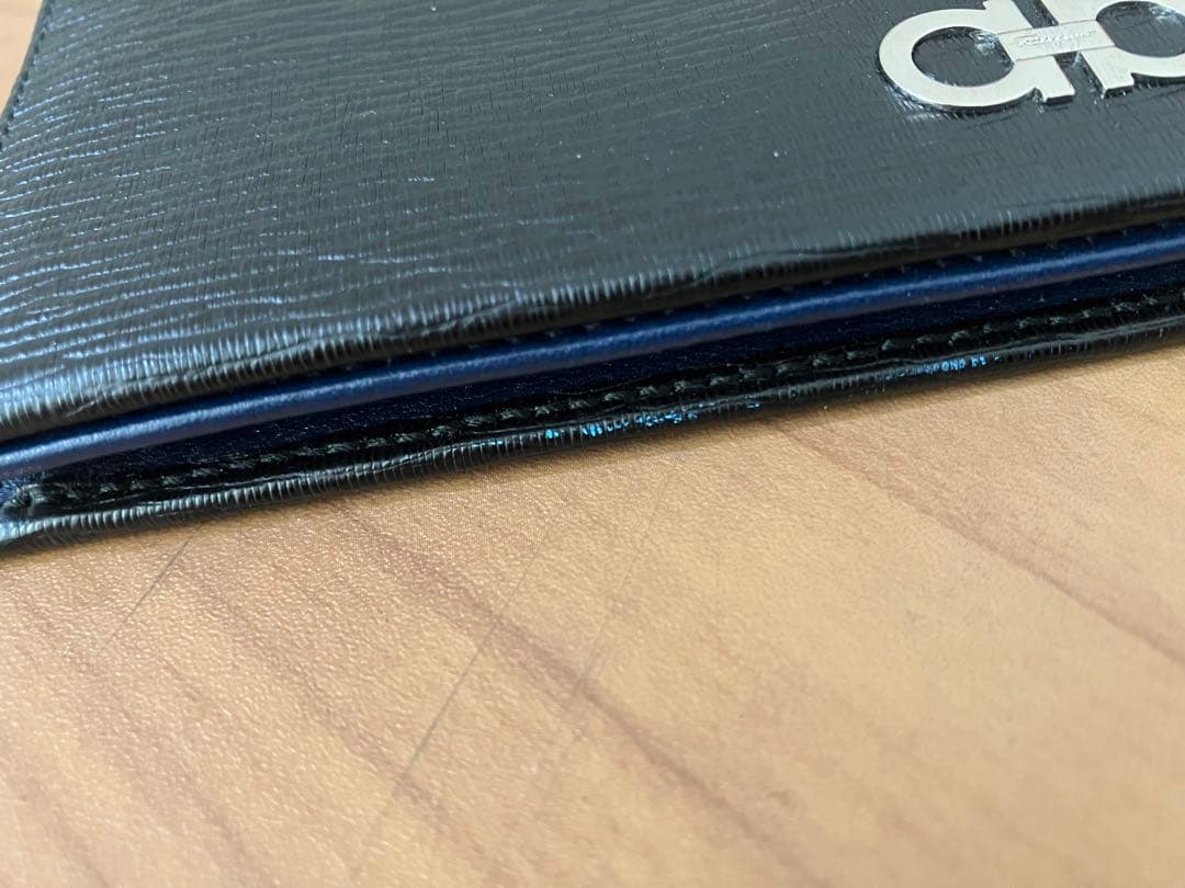 サルヴァトーレフェラガモ　名刺入れ