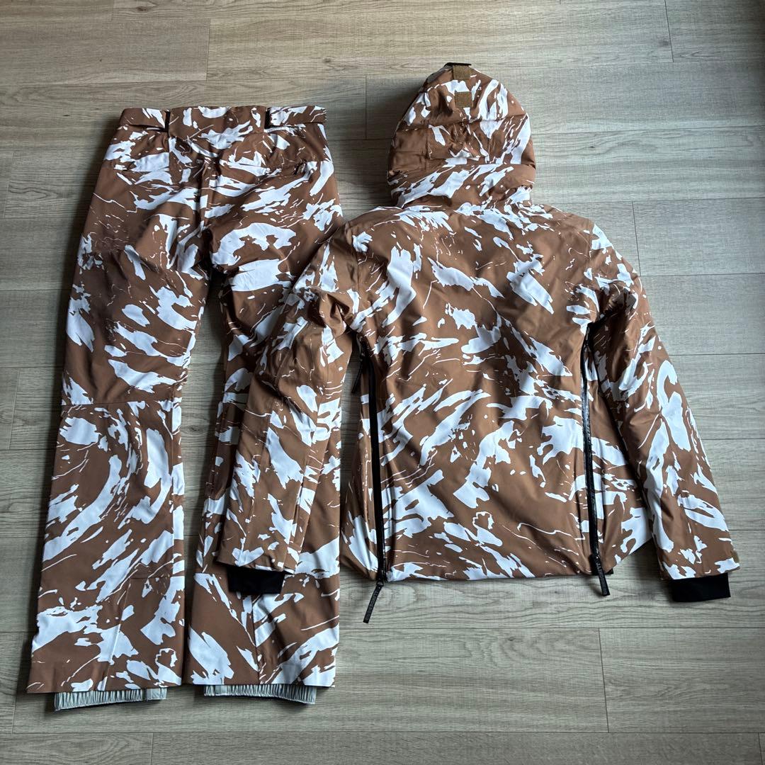 定価25万 未使用 Jリンドバーグ スキーウェア スノボウェア上下レディース S