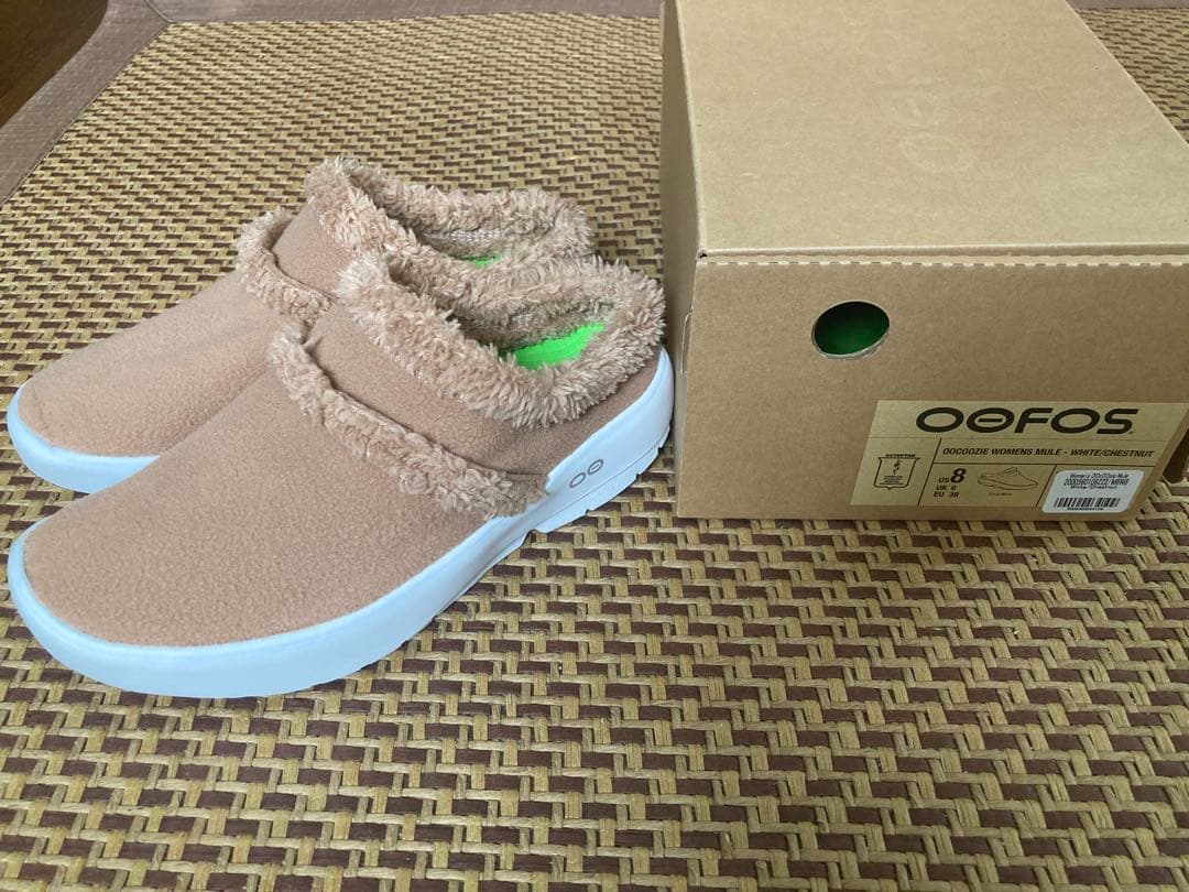 新品OOFOS OocOOzie Mule サンダル US 8 25センチ