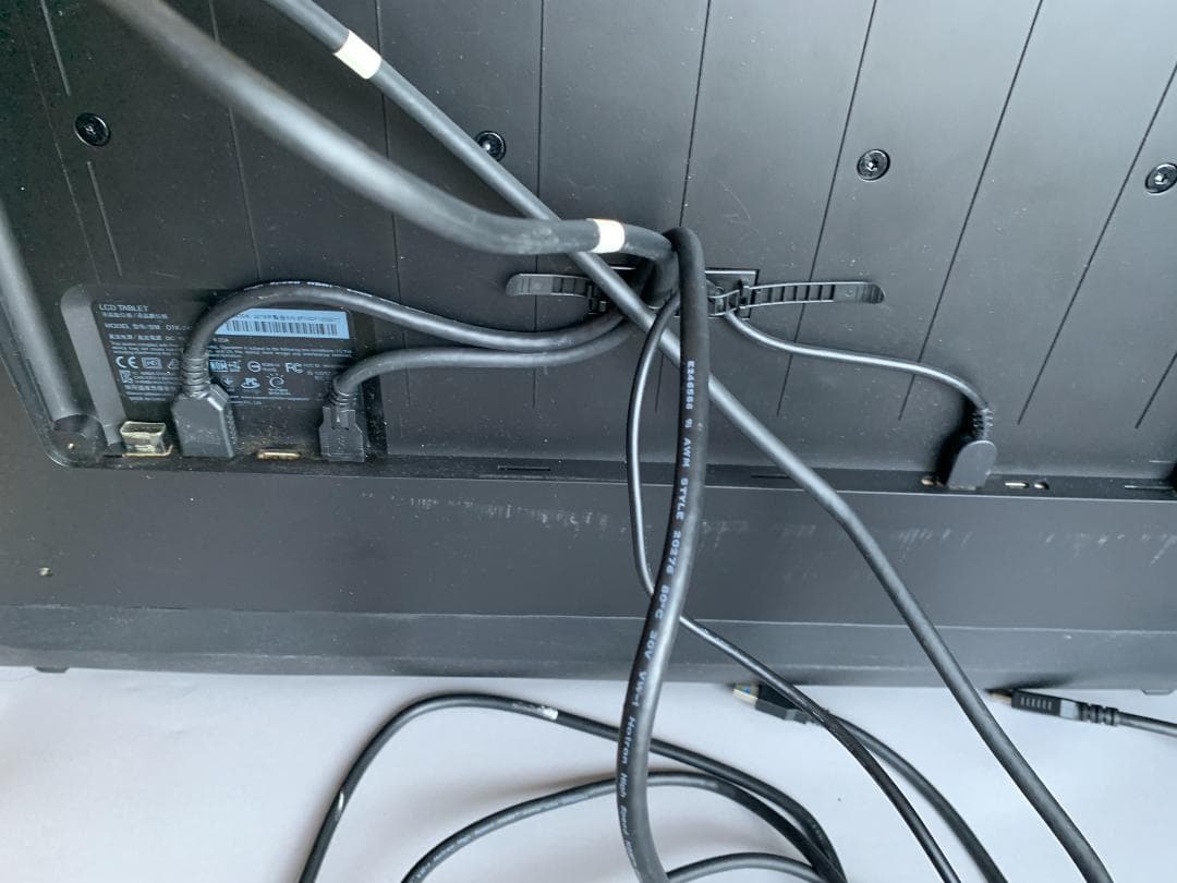 k*s様 WACOM Cintiq DTK-2420/K