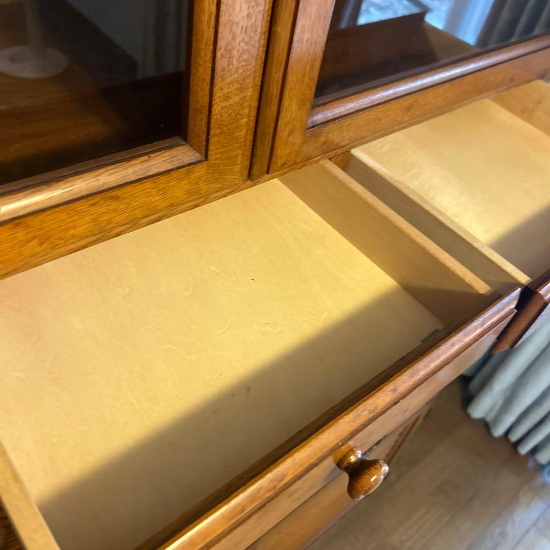 天然木　食器棚　お洒落　アーリーアメリカンシリーズ　クラシック　送料込