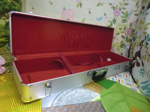 新品未使用(送料無料)13.000円　沖縄三線専用　二丁入アルミハードケース