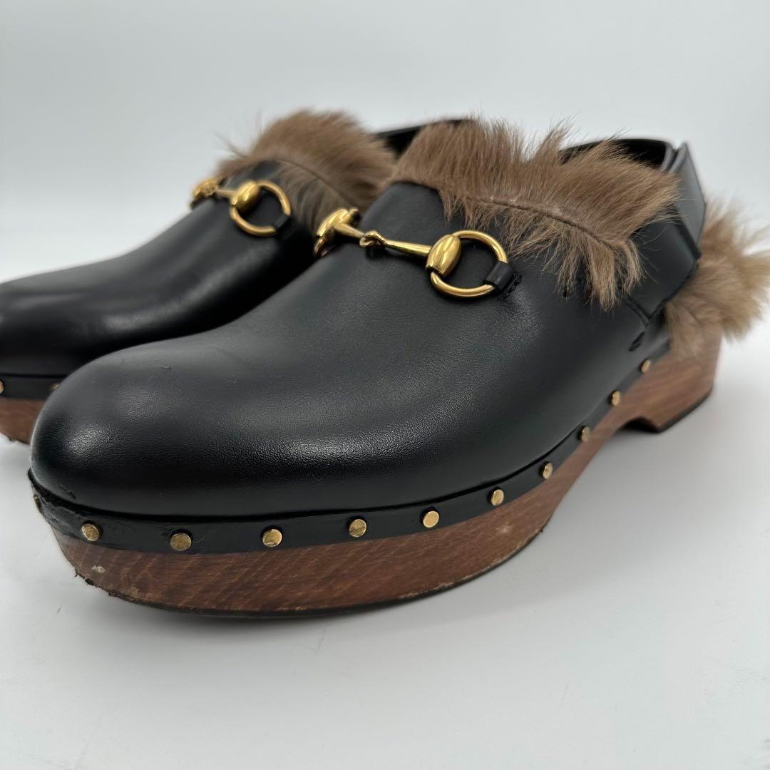 グッチ サボサンダル ファー 毛皮 レザー メンズ ヒール スタッズ ブラック黒