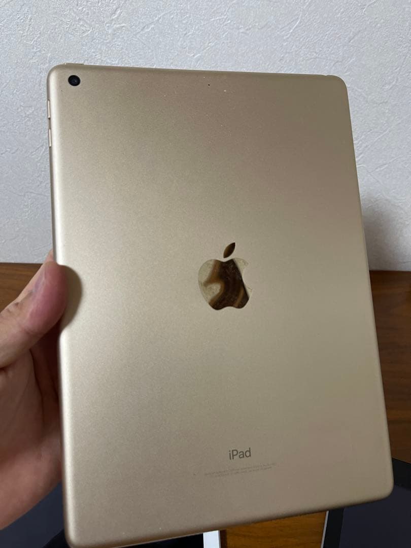 ゴールド iPad 本体 9.7インチ128gb