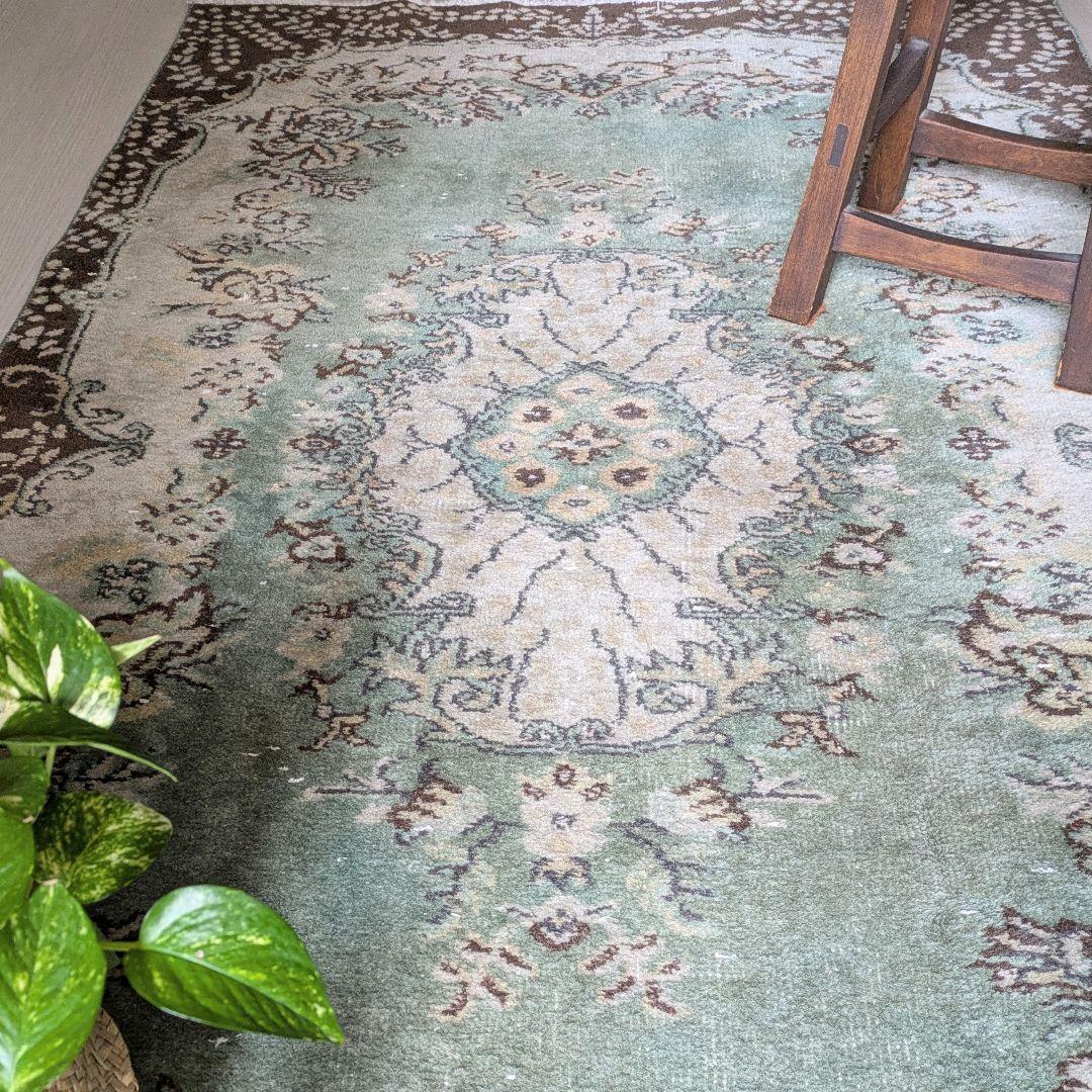 116×219 メダリオングリーン　トルコヴィンテージラグ