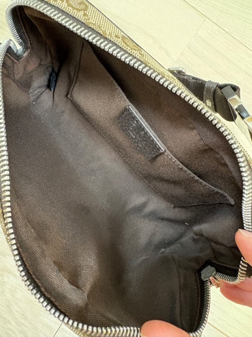 GUCCI ベージュ ボディバッグ