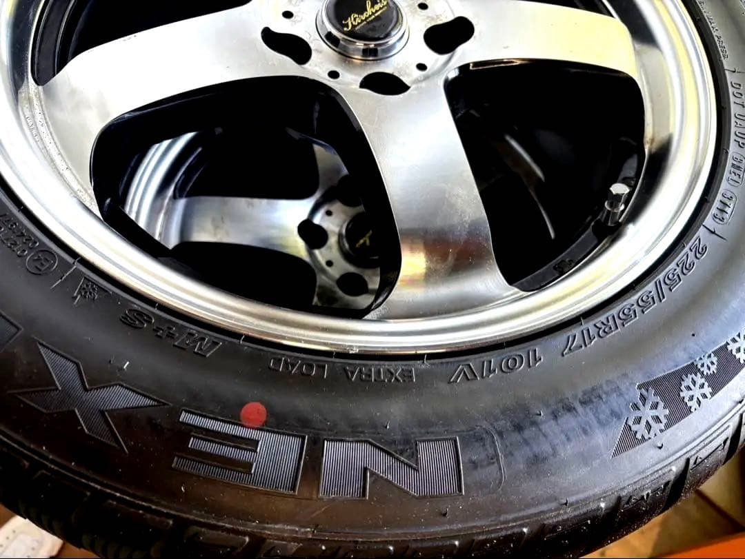 225/55R17インチ⭕️ スタッドレスタイヤ ホイール付き４本セット